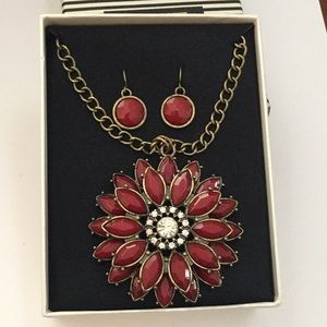 🌹NWT Classic “Mixit  “ Brand New Necklace & Earring Set 🌹Must Have 🌹